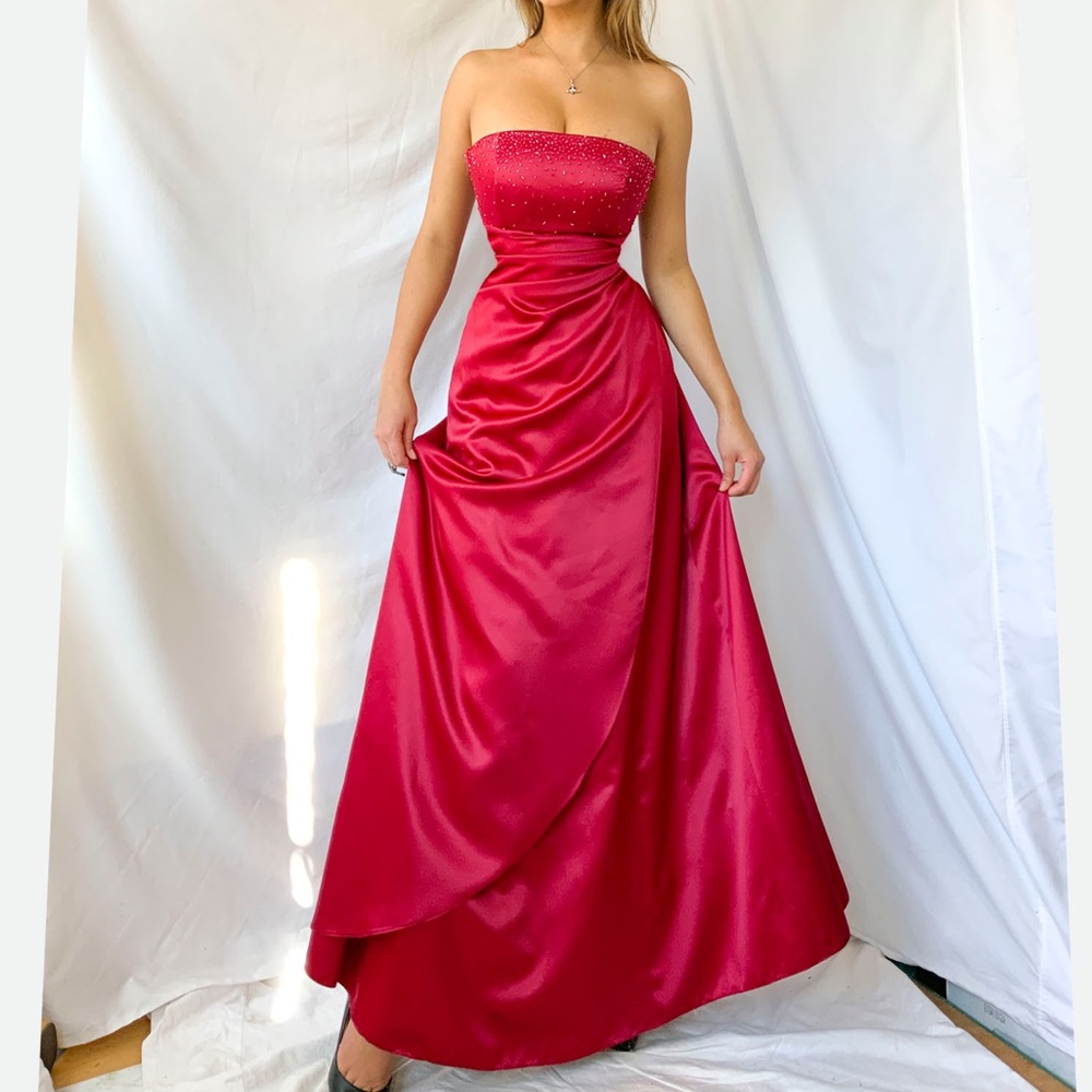 Vintage red y2k beaded strapless formal prom dress ball gown